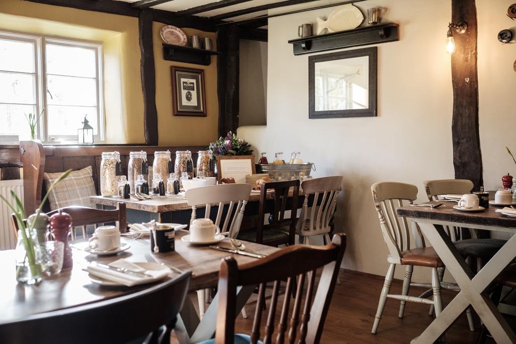 The White Hart Hotel Stockbridge  Bagian luar foto