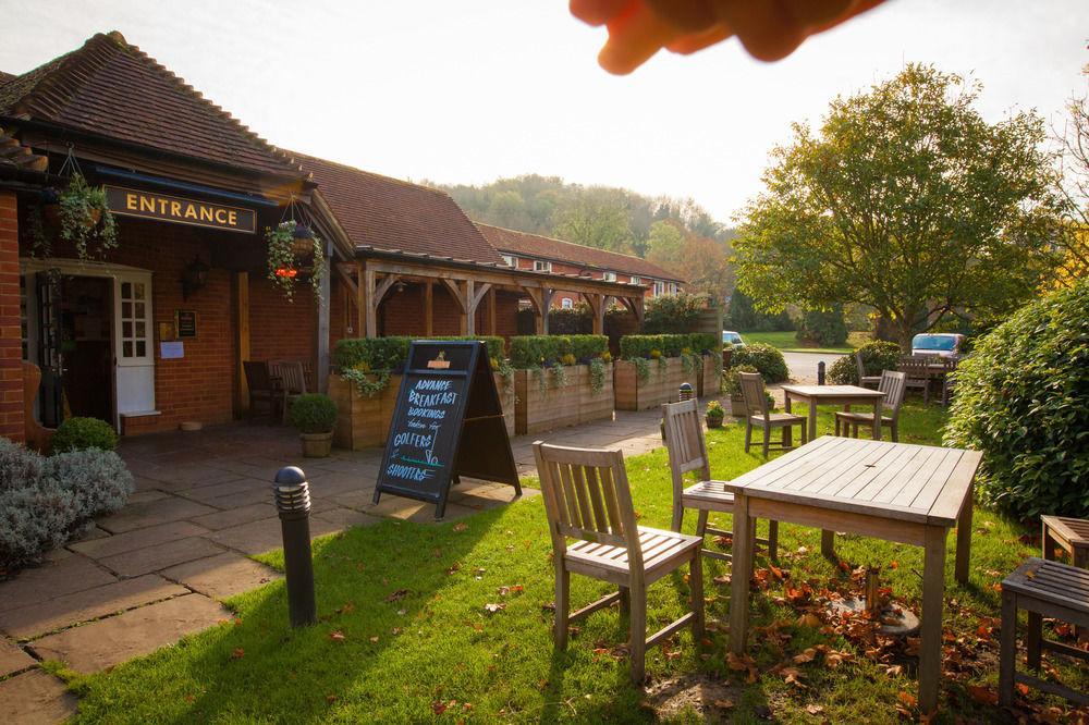 The White Hart Hotel Stockbridge  Bagian luar foto