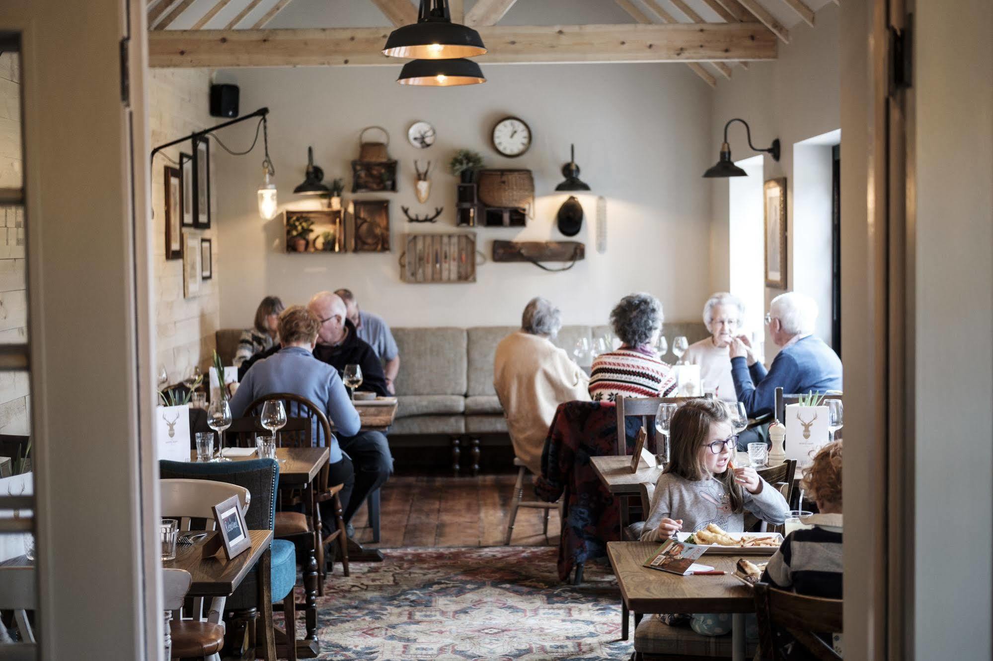 The White Hart Hotel Stockbridge  Bagian luar foto