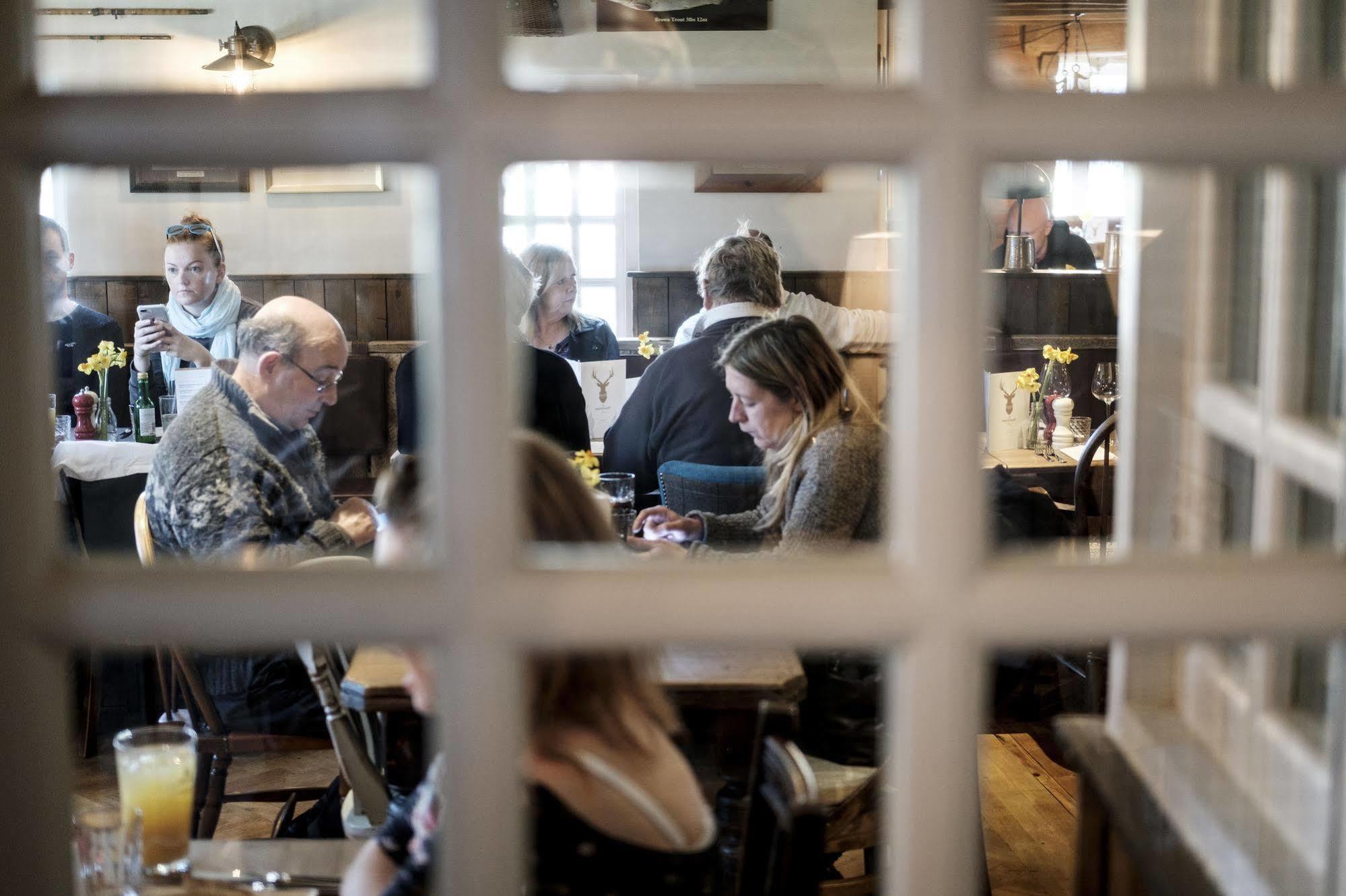 The White Hart Hotel Stockbridge  Bagian luar foto