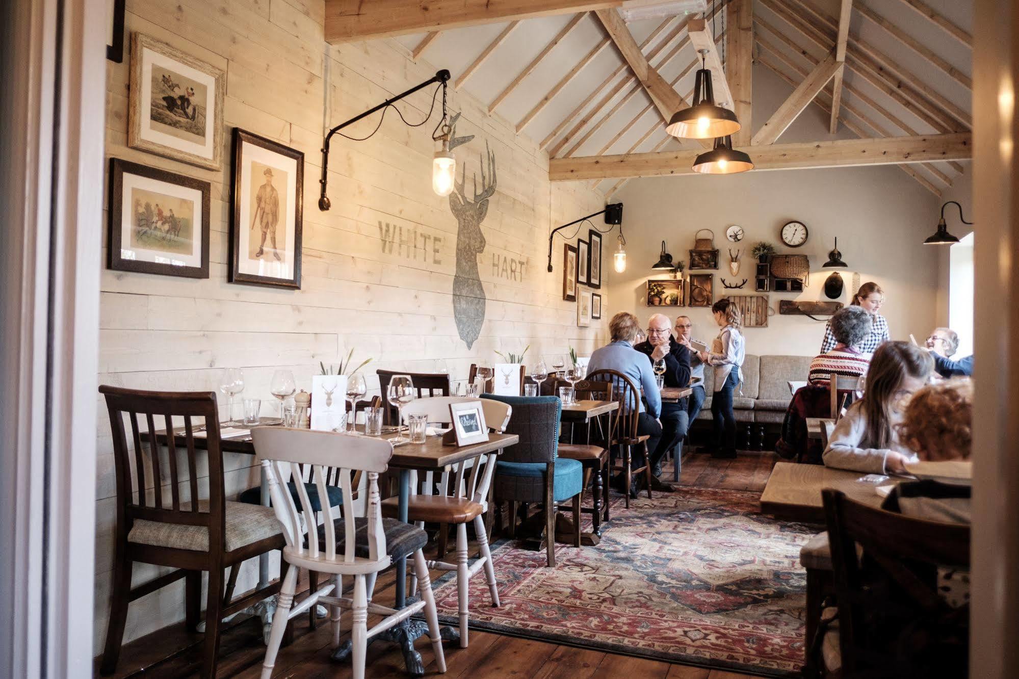 The White Hart Hotel Stockbridge  Bagian luar foto