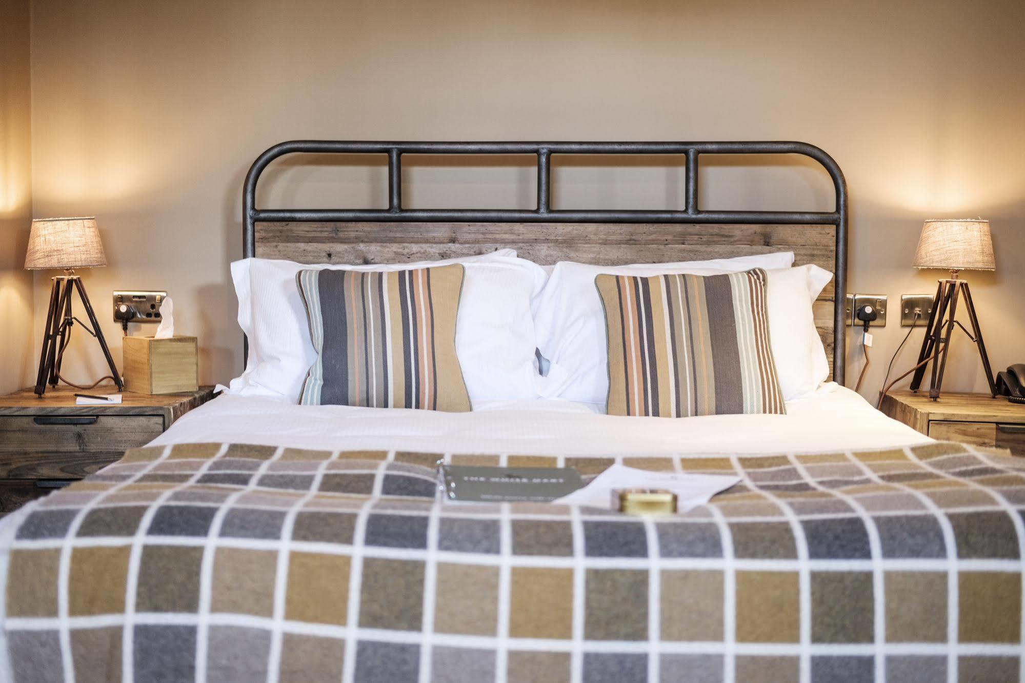 The White Hart Hotel Stockbridge  Bagian luar foto
