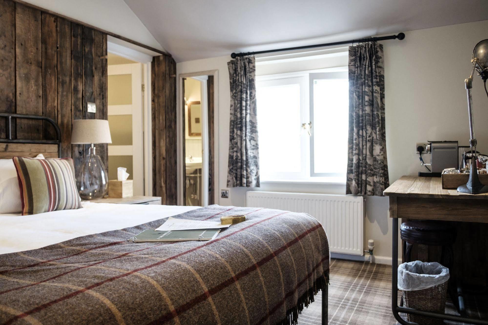 The White Hart Hotel Stockbridge  Bagian luar foto