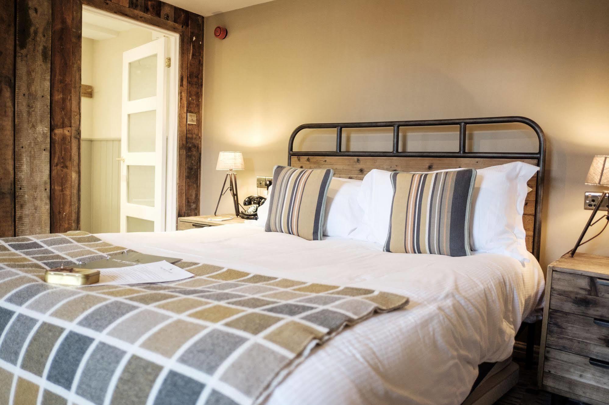 The White Hart Hotel Stockbridge  Bagian luar foto