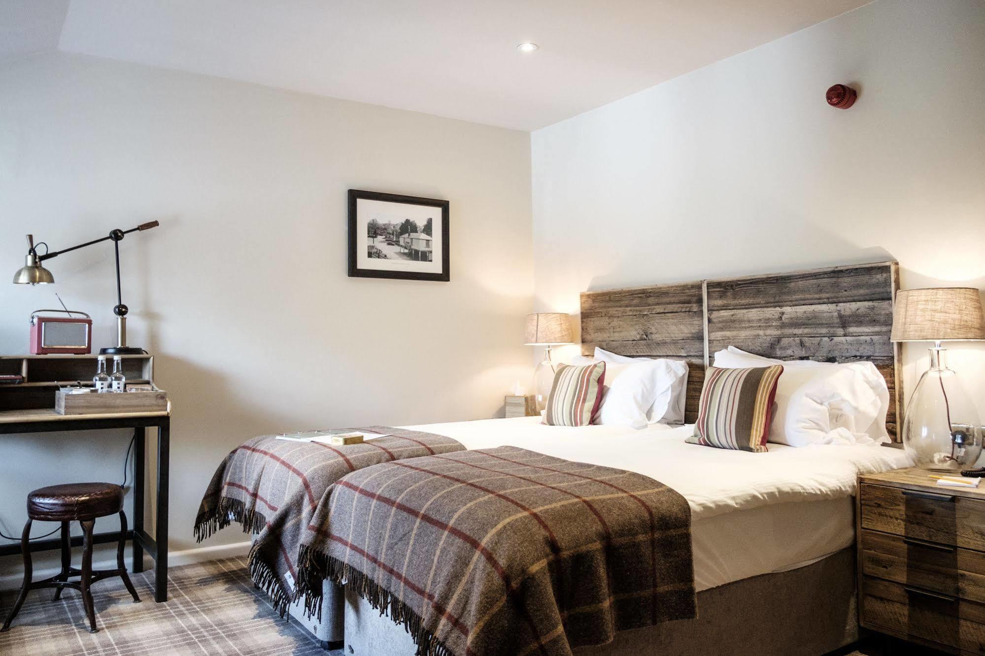 The White Hart Hotel Stockbridge  Bagian luar foto